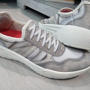 PSUDO Comfort Sneakers for Women Size 7